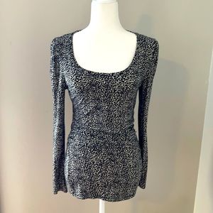 Ann Taylor tunic top long sleeve black and white animal print medium 96 % rayon